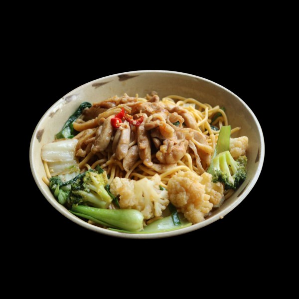 STIR-FRIED CHICKEN NOODLES